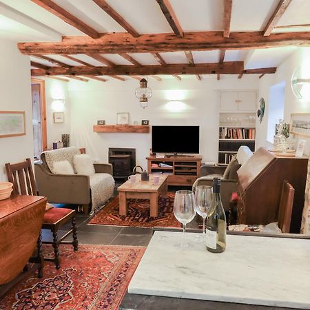 Naunton Cottage 莱姆里吉斯 外观 照片