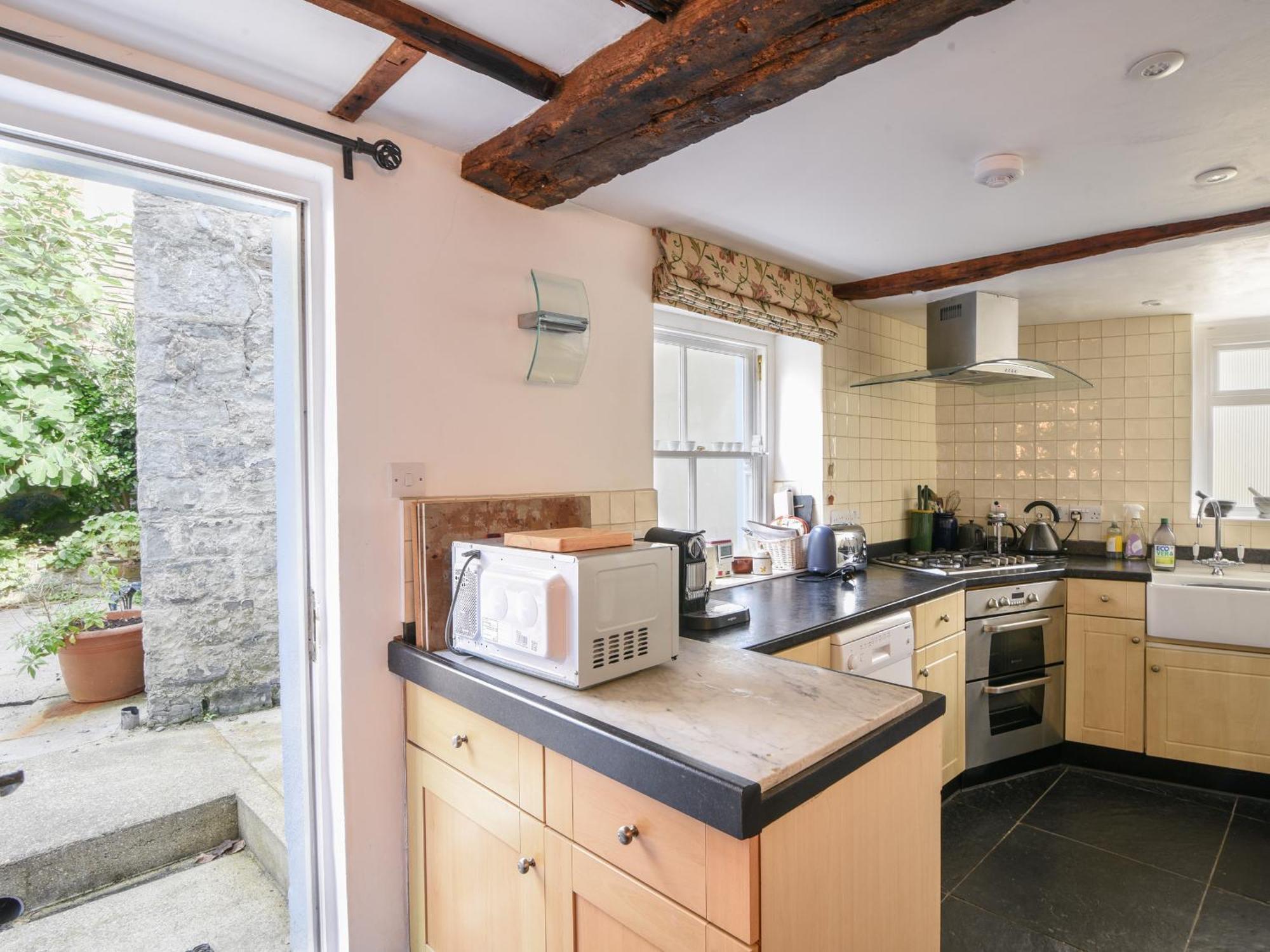 Naunton Cottage 莱姆里吉斯 外观 照片