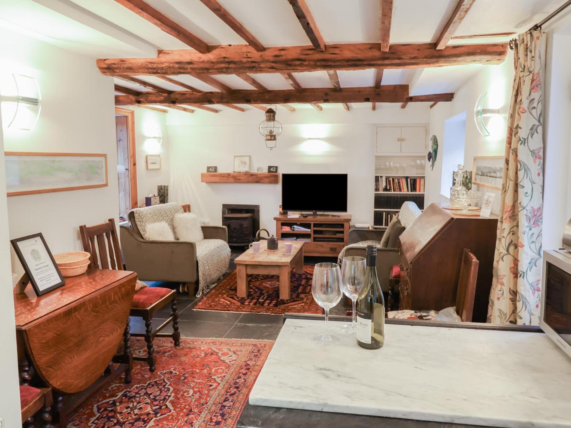 Naunton Cottage 莱姆里吉斯 外观 照片